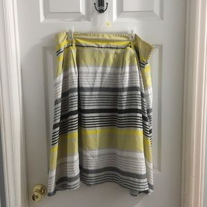 Old navy knee length striped skirt with pockets